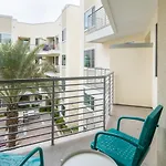 Luxury Uptown Apartments By Wanderjaunt