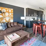 Luxury Uptown Apartments By Wanderjaunt