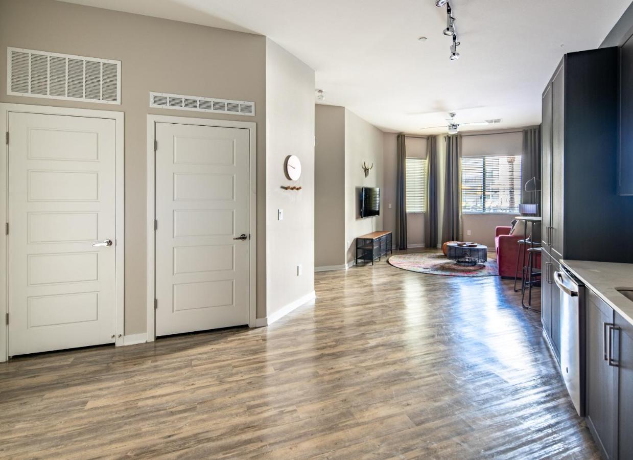 Apartment Luxury Uptown By Wanderjaunt